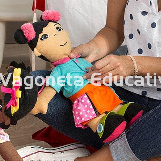 MUÑECA ASIÁTICA ABROCHES DIVERSIDAD - Imagen 2